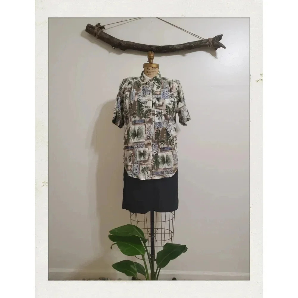 ✨BOGO FREE✨  Vintage Safari Theme Button Down Womens Shirt